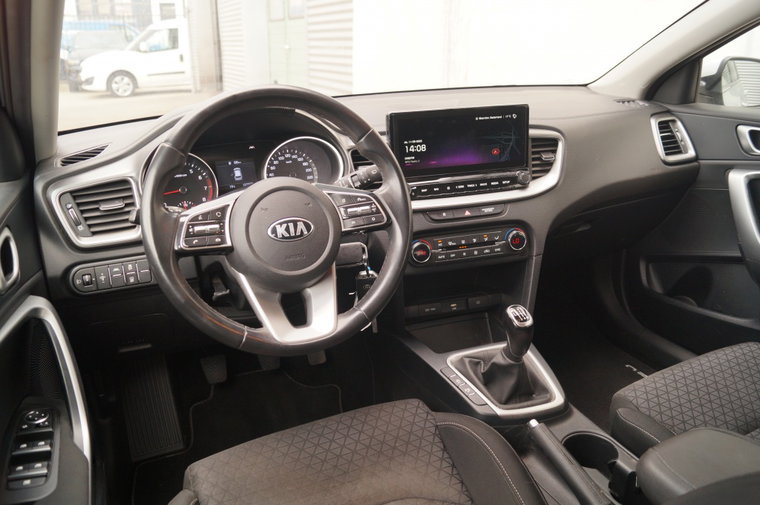 Vehicle Image 8