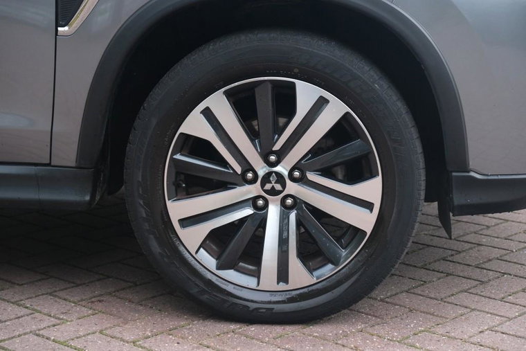 Vehicle Image 30