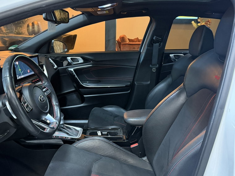 Vehicle Image 37