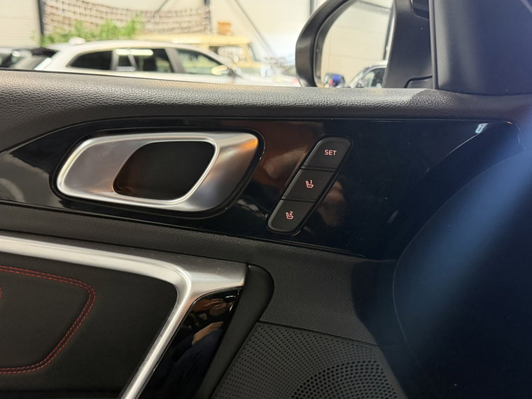 Vehicle Image 39