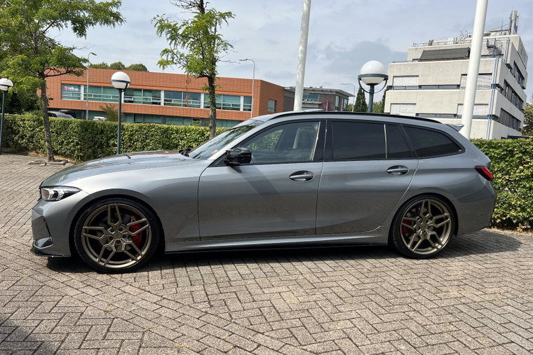 Vehicle Image 35