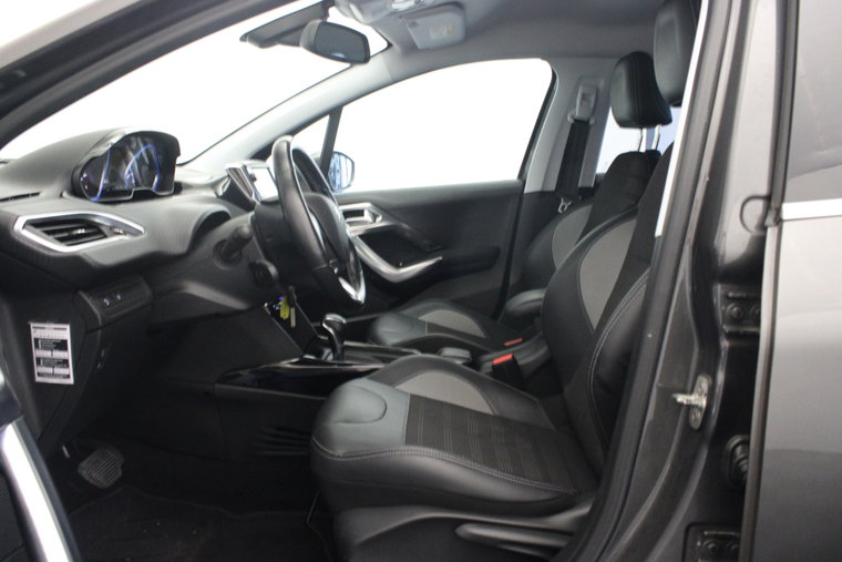 Vehicle Image 16