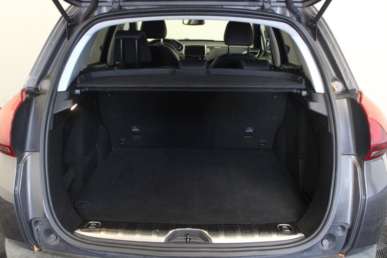 Vehicle Image 21