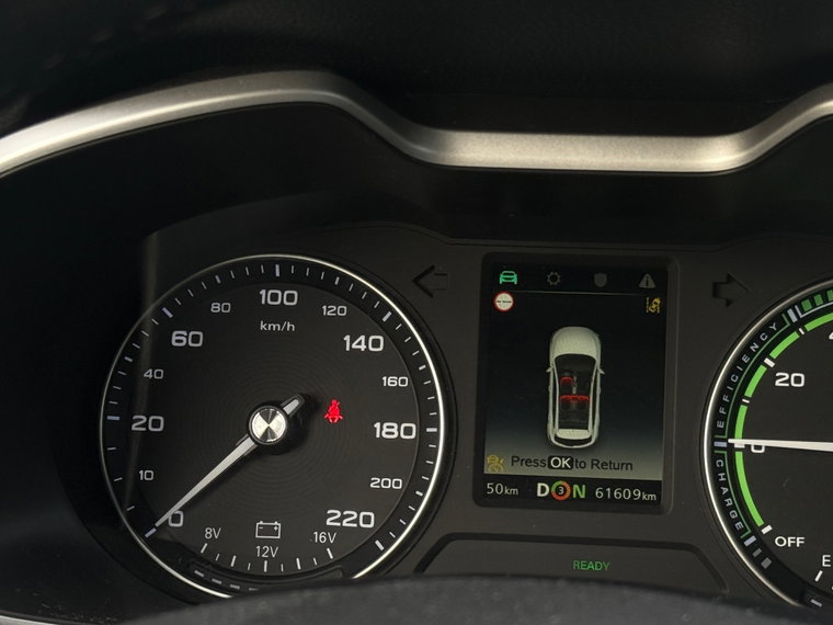 Vehicle Image 25