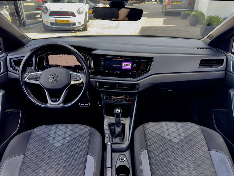 Vehicle Image 21