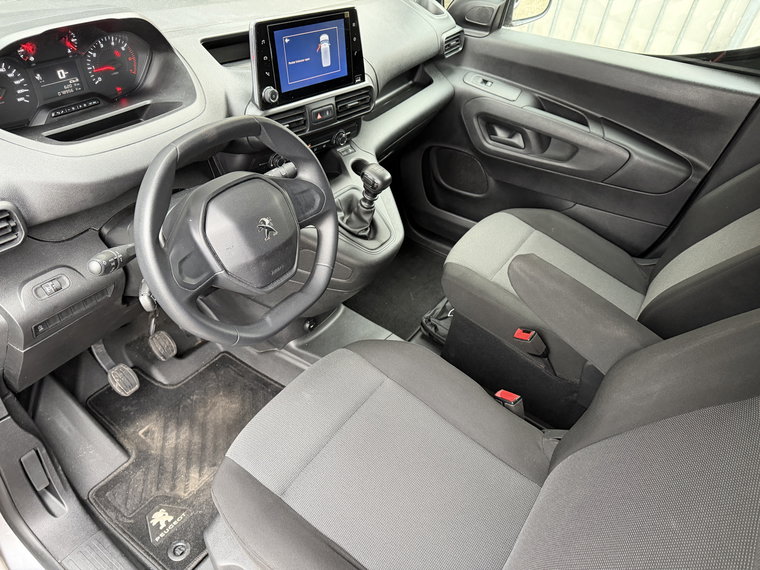 Vehicle Image 36