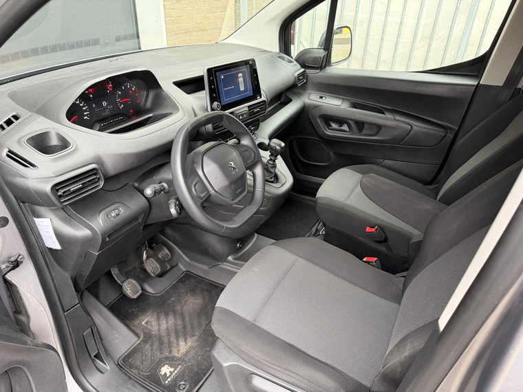 Vehicle Image 37
