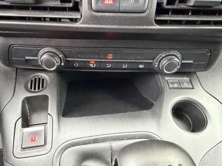 Vehicle Image 39