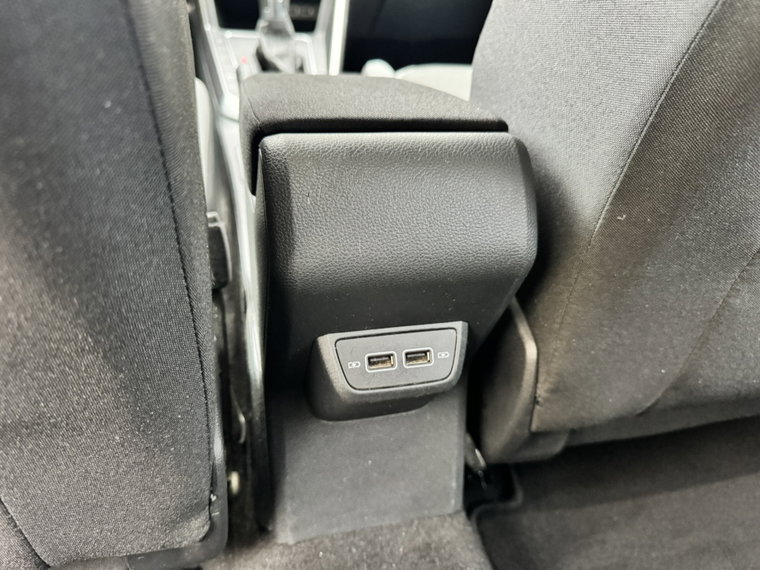 Vehicle Image 25