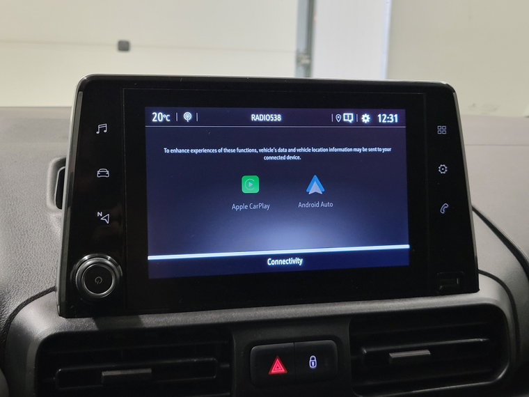 Vehicle Image 12