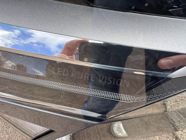 Vehicle Image 11