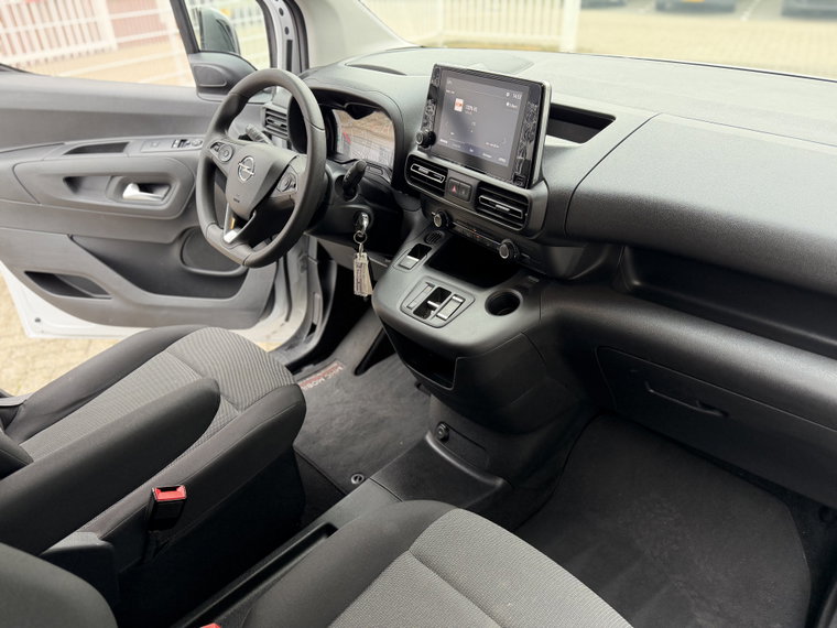 Vehicle Image 19
