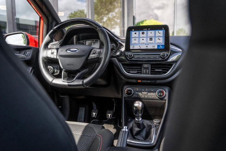 Vehicle Image 21