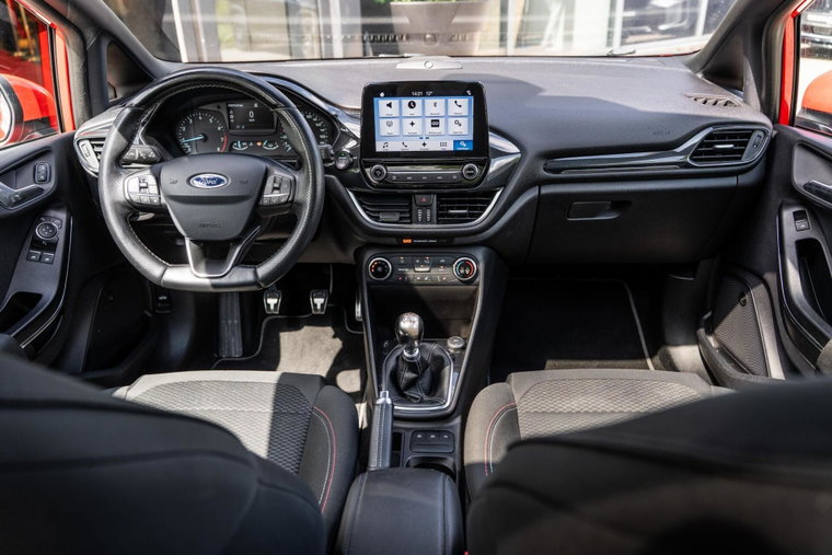 Vehicle Image 10