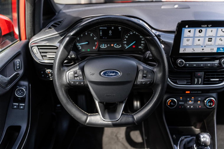 Vehicle Image 11