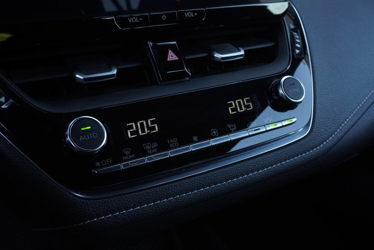 Vehicle Image 23