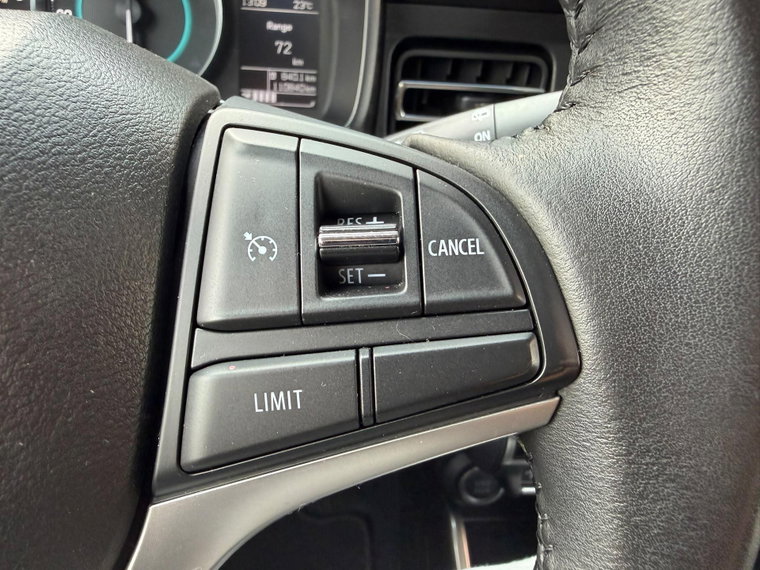 Vehicle Image 32
