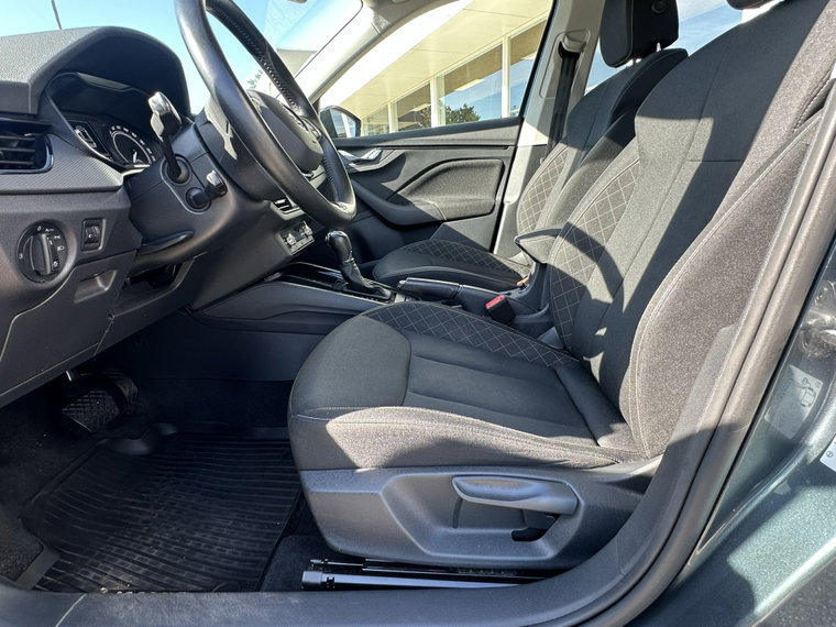 Vehicle Image 17