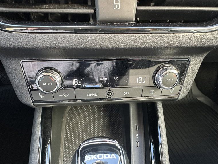 Vehicle Image 28