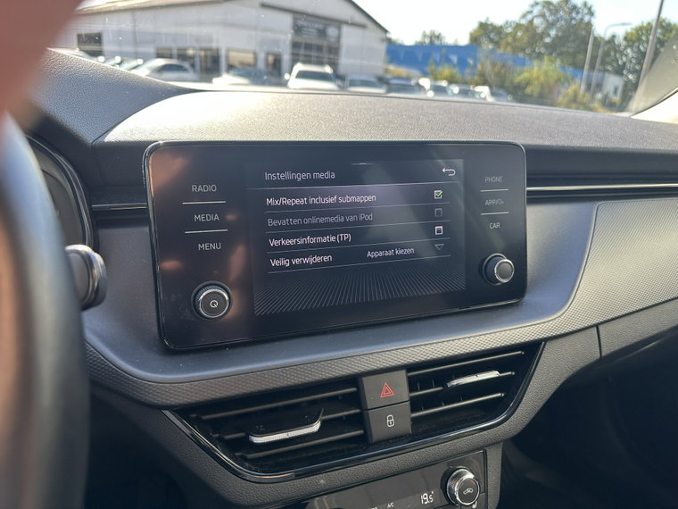 Vehicle Image 38