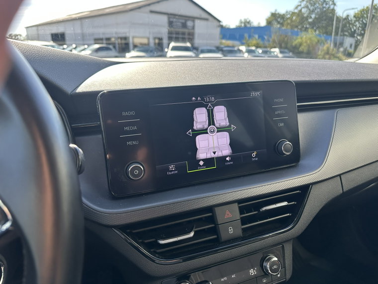 Vehicle Image 50