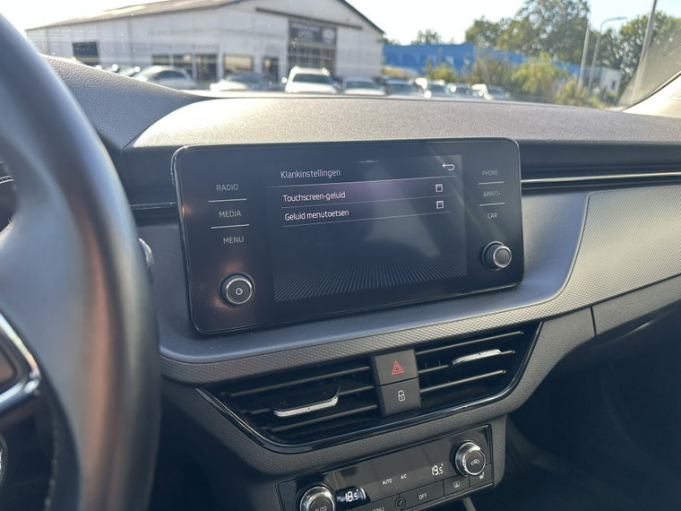 Vehicle Image 52