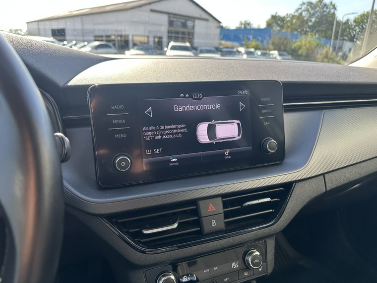 Vehicle Image 56