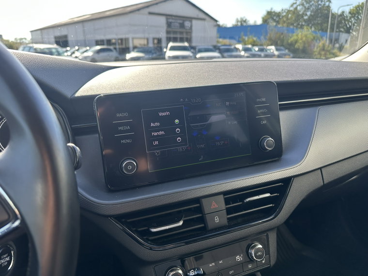 Vehicle Image 60