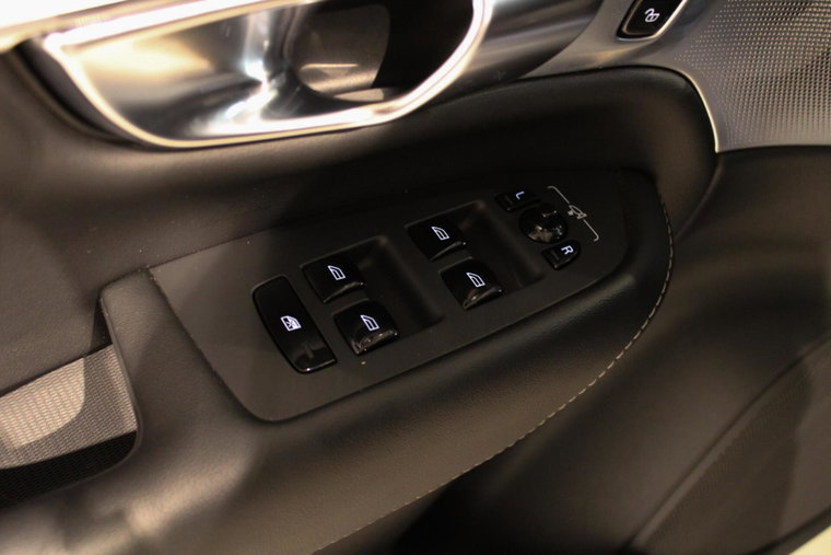 Vehicle Image 42