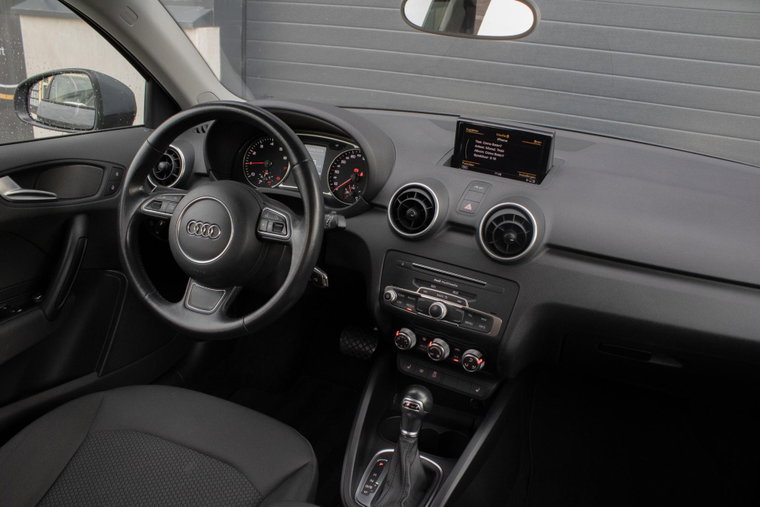 Vehicle Image 23