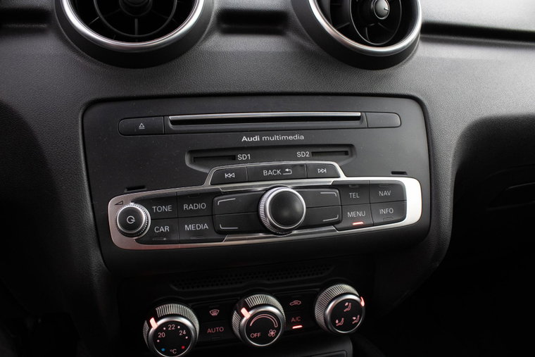 Vehicle Image 32