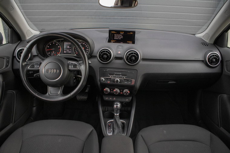 Vehicle Image 10
