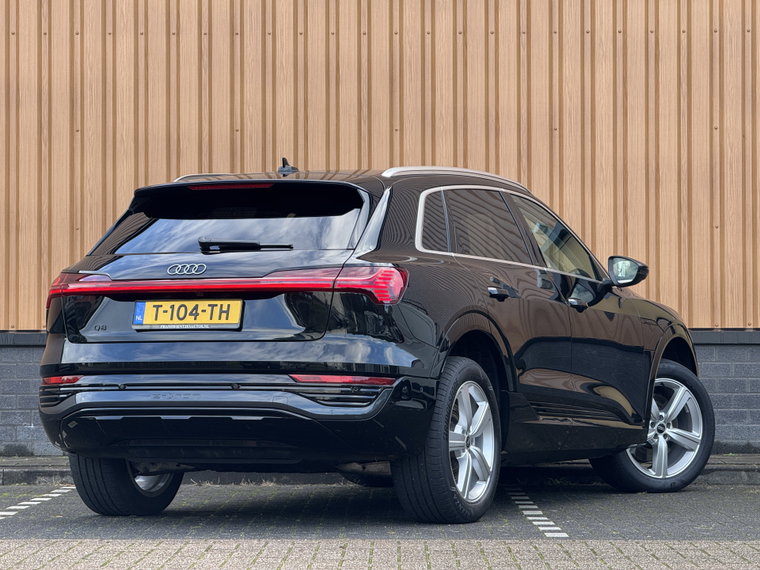 Vehicle Image 40