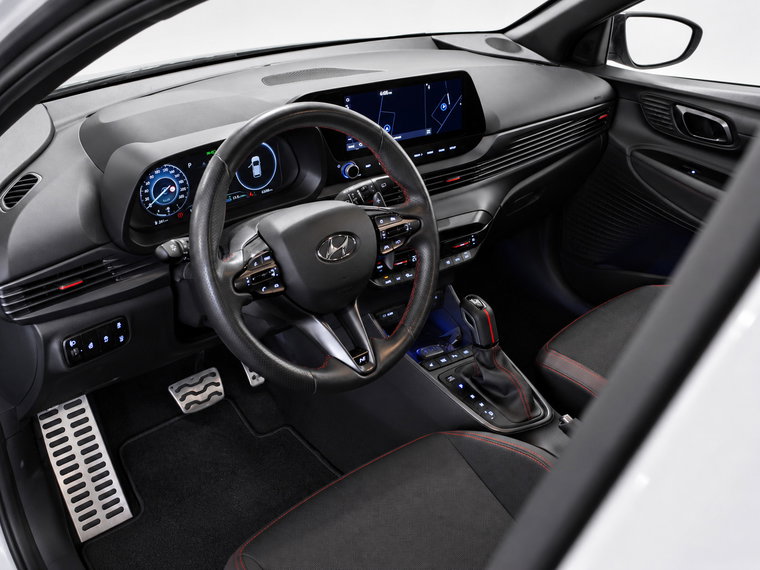 Vehicle Image 13