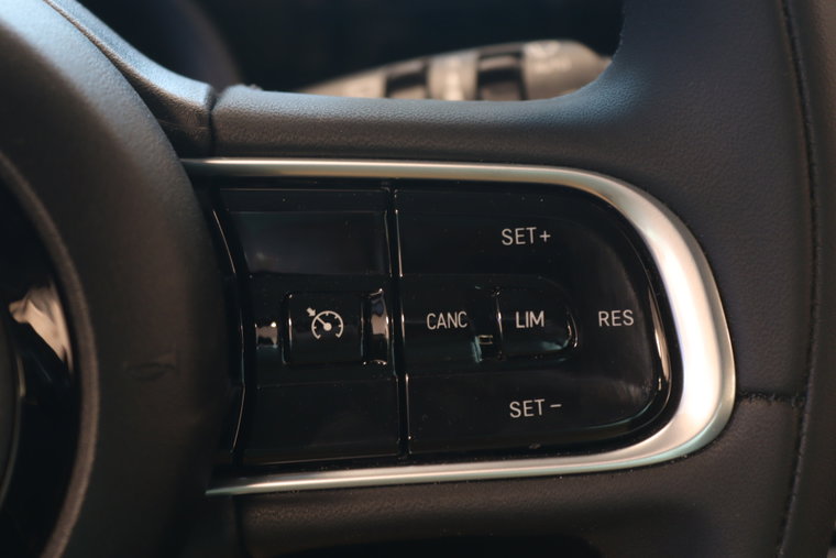 Vehicle Image 28