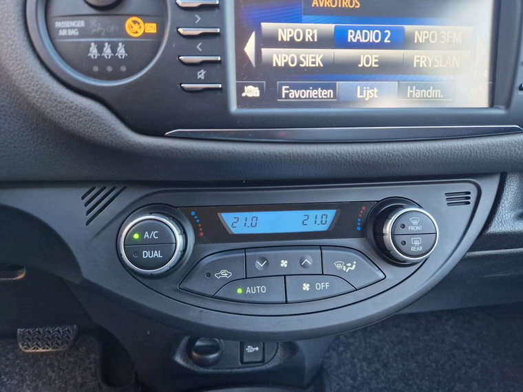 Vehicle Image 21