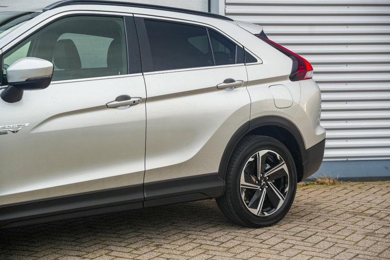 Vehicle Image 32