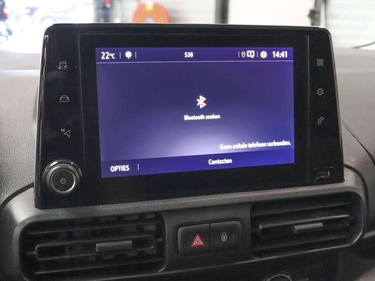 Vehicle Image 32