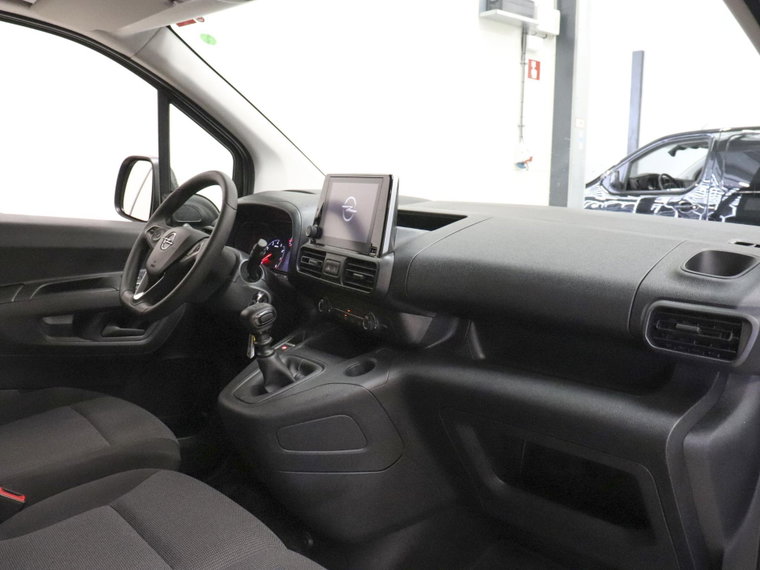Vehicle Image 35