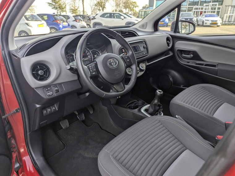 Vehicle Image 16