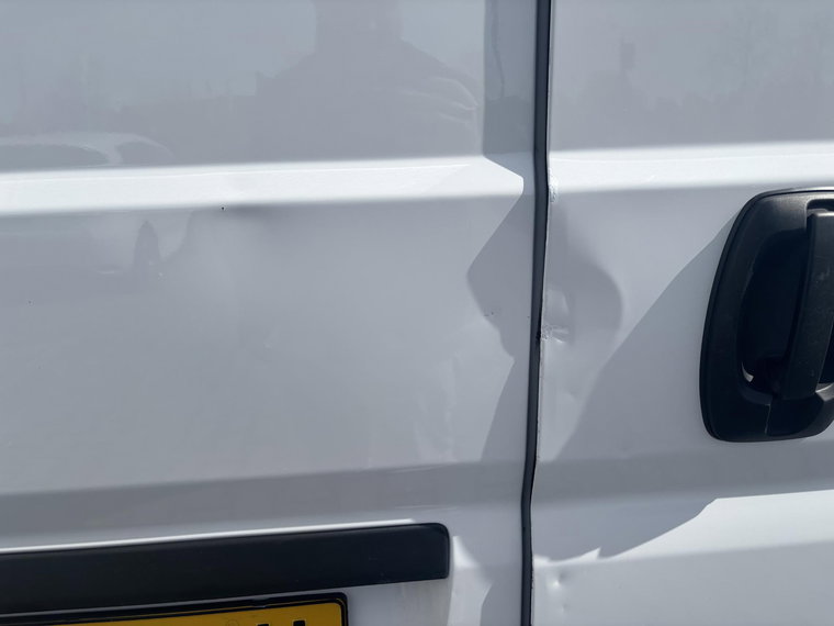 Vehicle Image 32