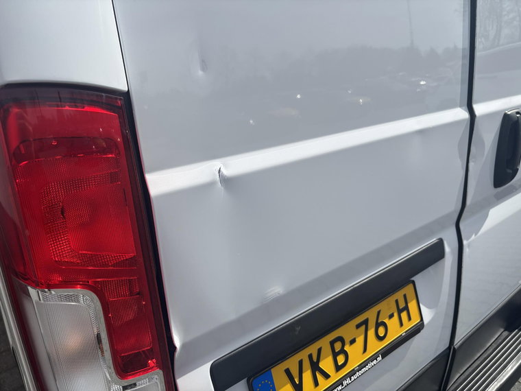 Vehicle Image 35