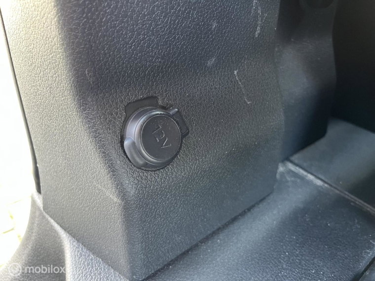 Vehicle Image 33