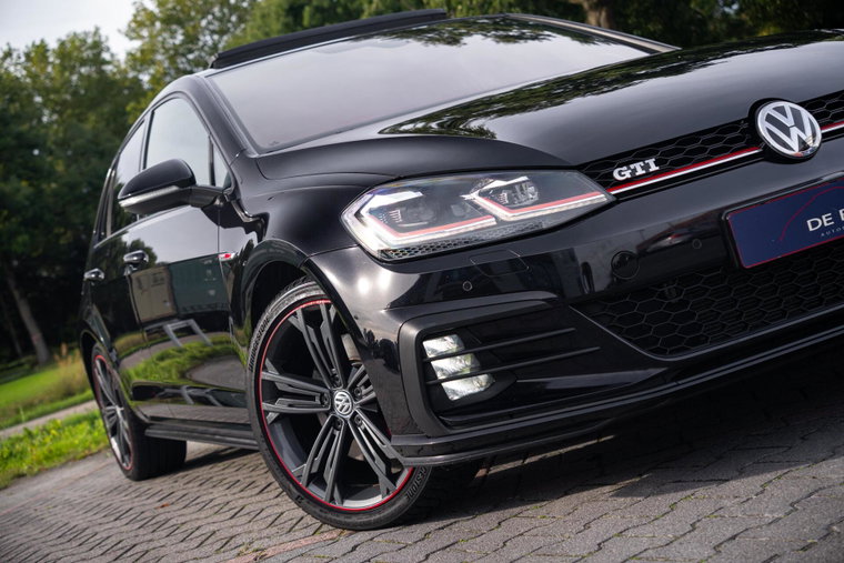 Vehicle Image 30