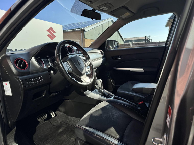 Vehicle Image 12