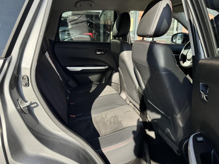 Vehicle Image 13