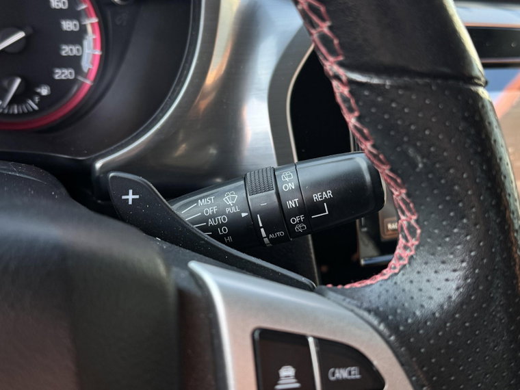 Vehicle Image 25