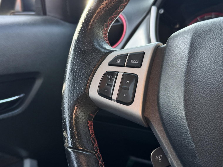 Vehicle Image 30