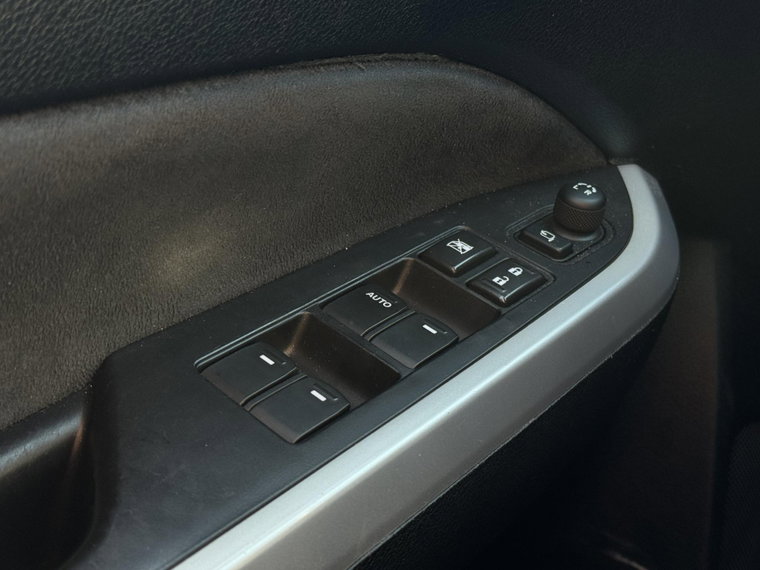Vehicle Image 33