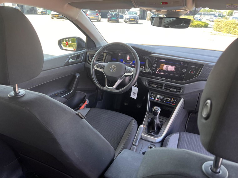 Vehicle Image 17